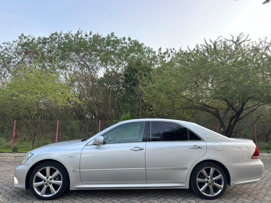 TOYOTA CROWN ATHLETES thumbnail 11